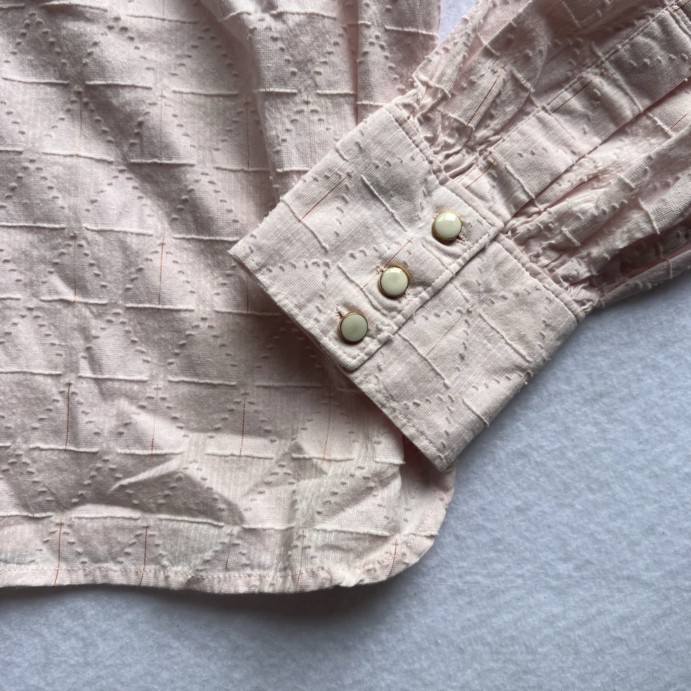 Roller Rabbit Top Sz L Pink Cotton Textured Dobby Henley Blouse Boho Cottagecore - Picture 8 of 13